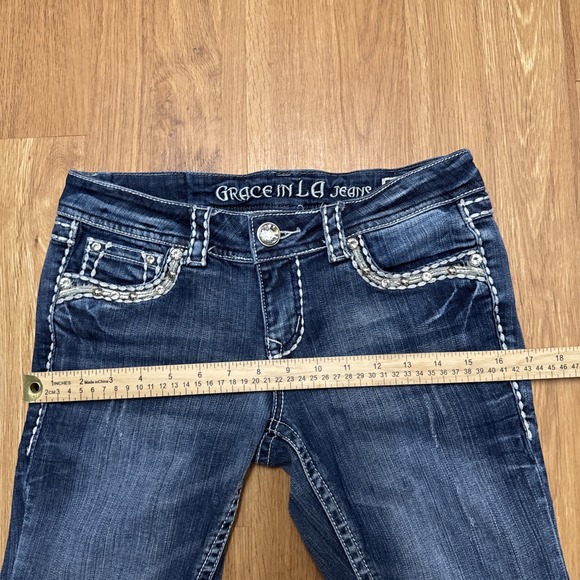 Grace In LA Women's 27 Low Rise Capri Jeans - Rhinestone Embellished Medium Wash - Picture 9 of 15